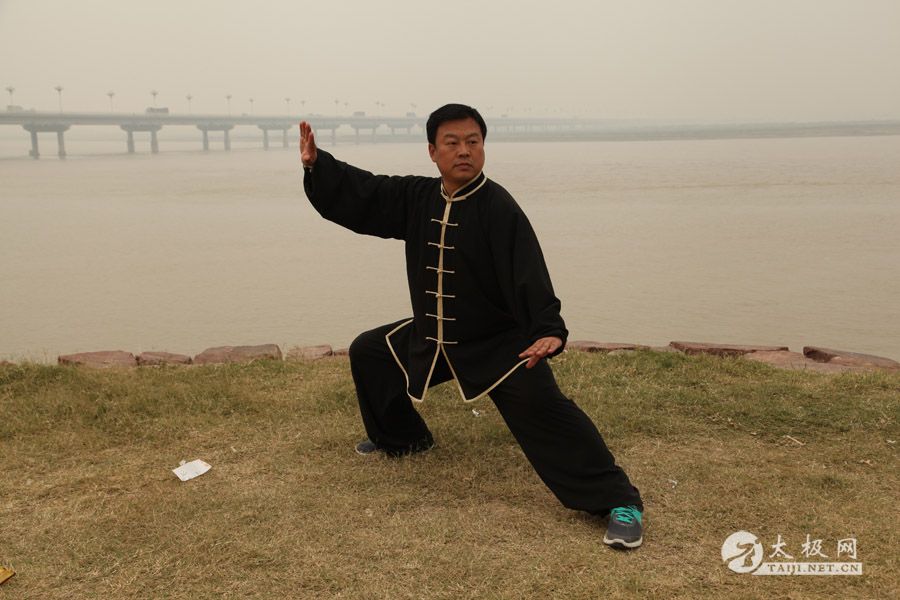 ����̫������Ժ��������ѵ��¼ҹ�Ѱ��ͼ��