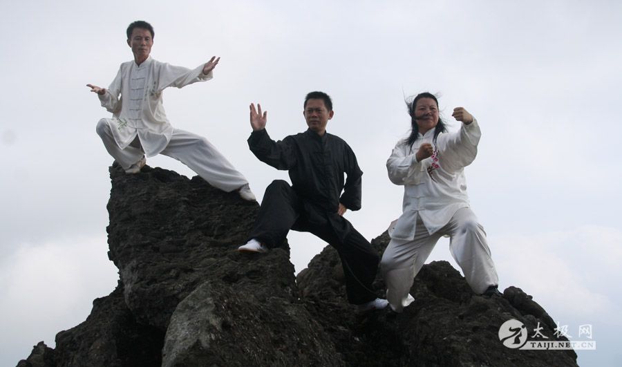 �¼ҹ���˫��Ů�ʡ��¹��丰�������Ǹ۴���̫��ȭ