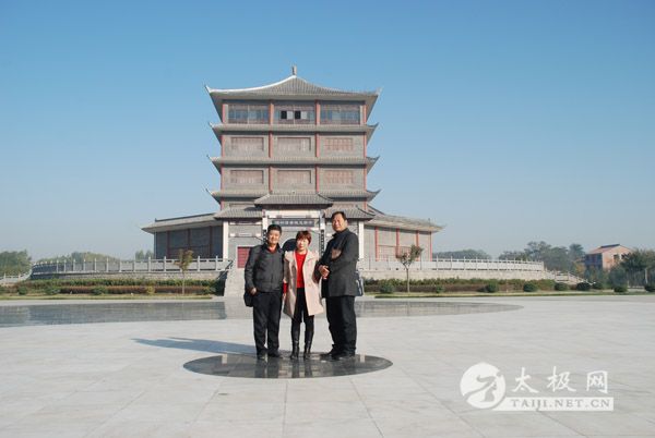 �����������黭���Ŵ��������زι۽���