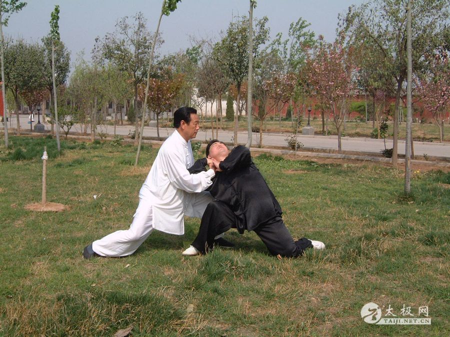 ����������