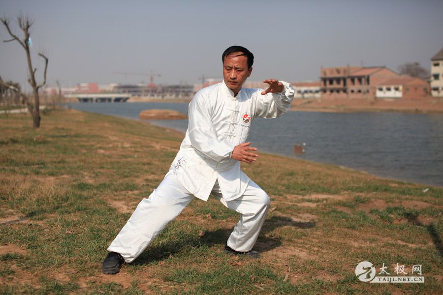 �ܴ���̫��ȭ��