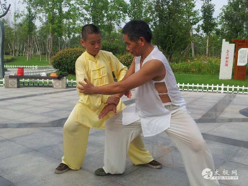 �����ƺͿ���ү��������