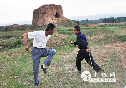 �¼ҹ����ֱ�������Ϊ���Ƕ���������ȭ�ģ�