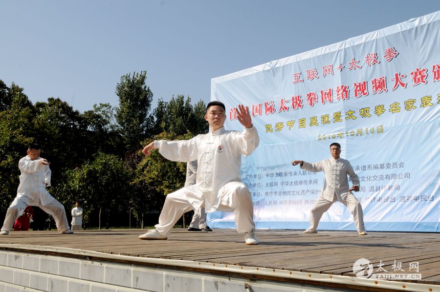 ��ѡ�ֱ���