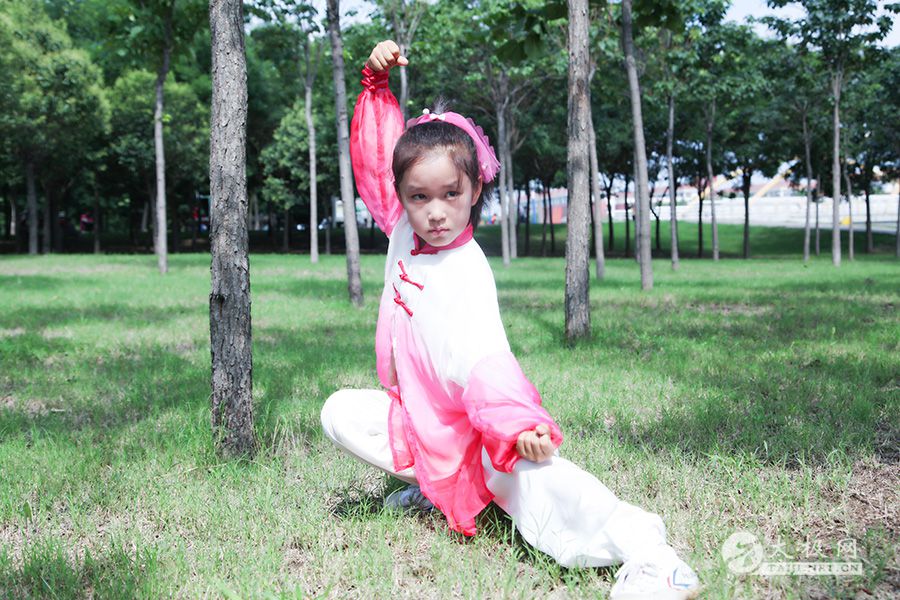 �¼ҹ�̫��СŮ��������