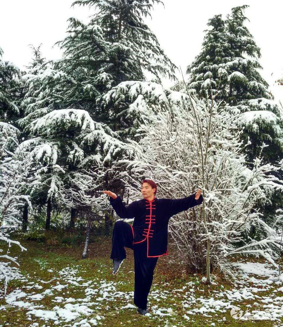 ���ٵ�ѩ��̫��ȭ������