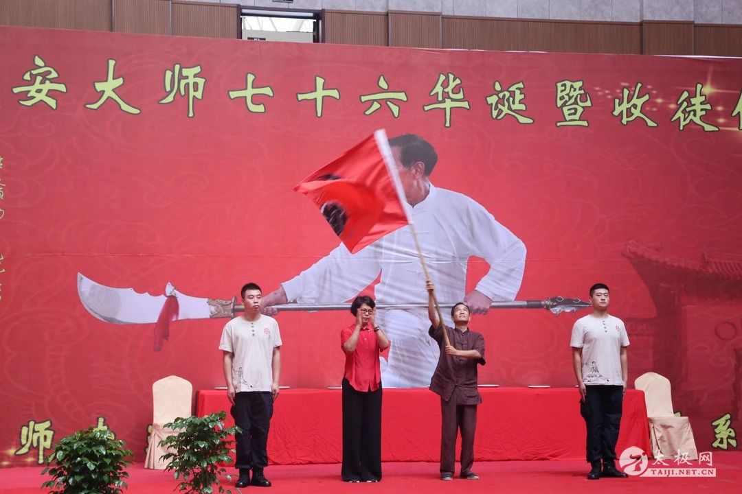 5a0f4be089bc128f79b00c54072a8ec7.jpg