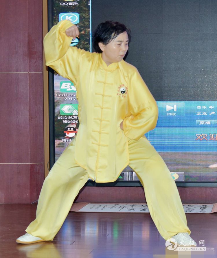5d59f0d9343448b7a5e087f99dabb82c.jpg