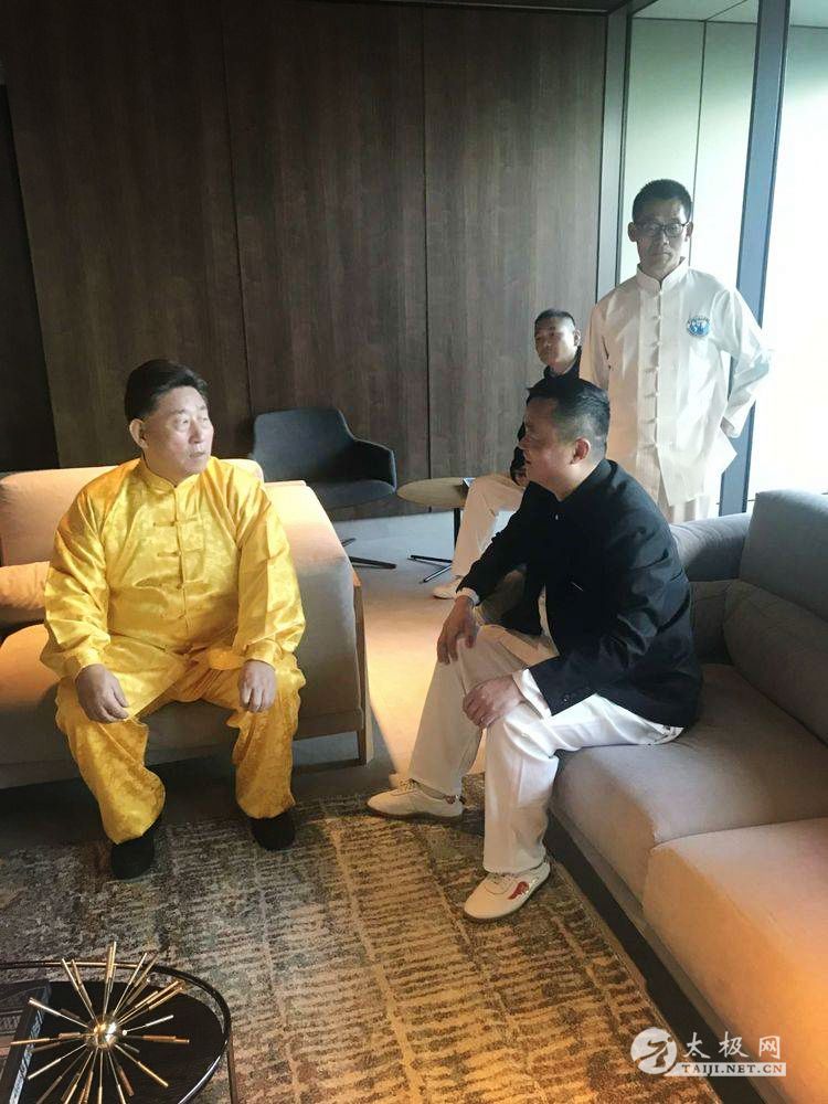 19.jpg